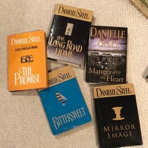 5 - pre-read Danielle Steele hardcover Books